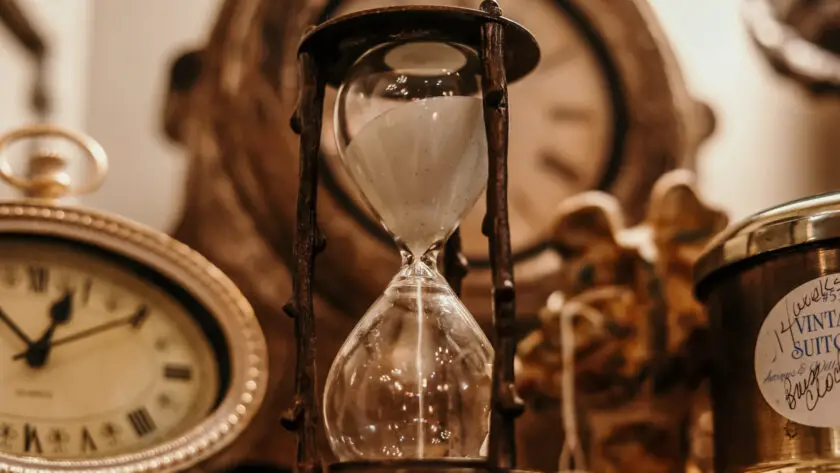 El reloj de arena: una herramienta para medir el tiempo.