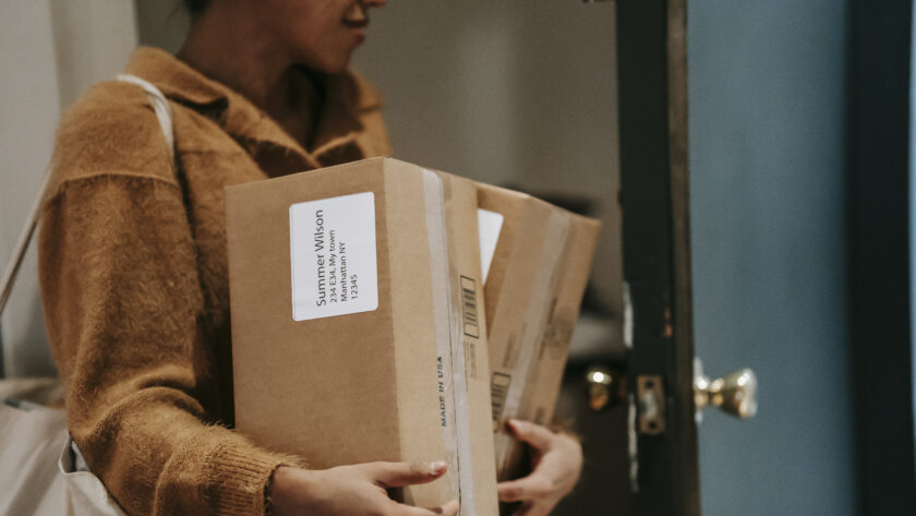 Cajas de envío de ropa: la solución perfecta para tus envíos.