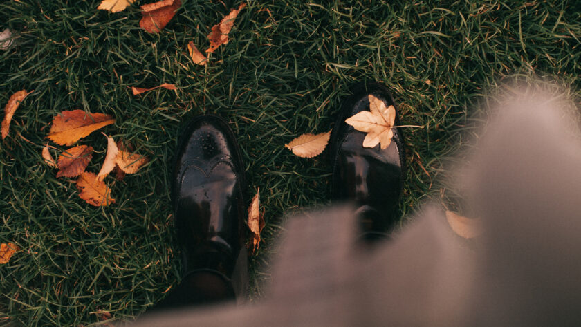 Zapatos de encaje: elegancia y estilo en tus pies.