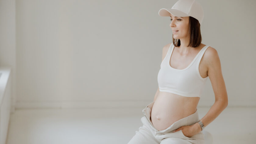 Pantalones campana para embarazadas: estilo y comodidad garantizados